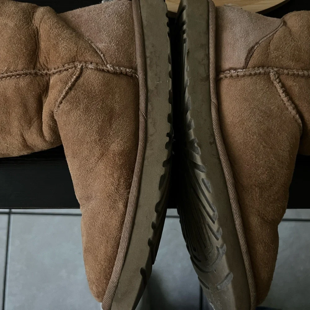 UGG Tan Shearling Boots - Picture 5 of 5